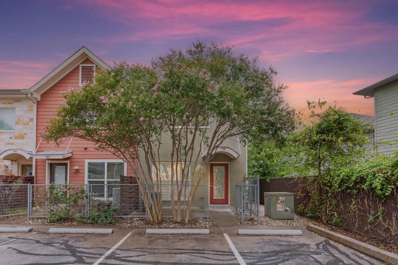 Virtual tour of 1101 Grove BLVD Unit #708