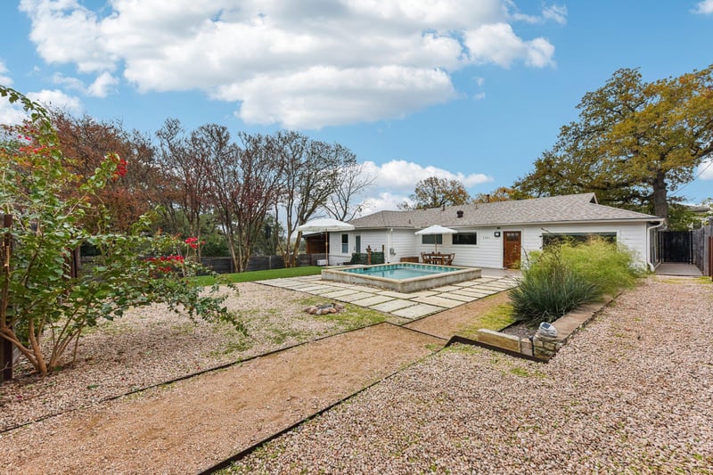 Virtual tour of 1101 Manlove ST