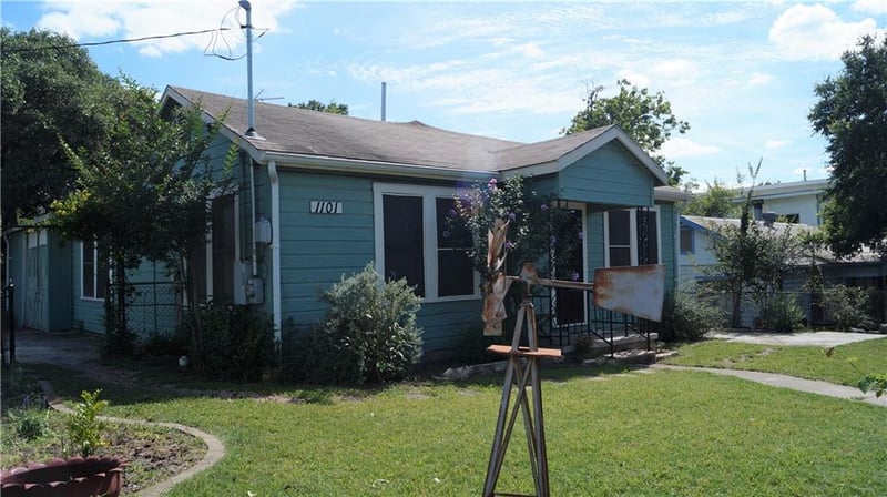 Virtual tour of 1101 W Mary St