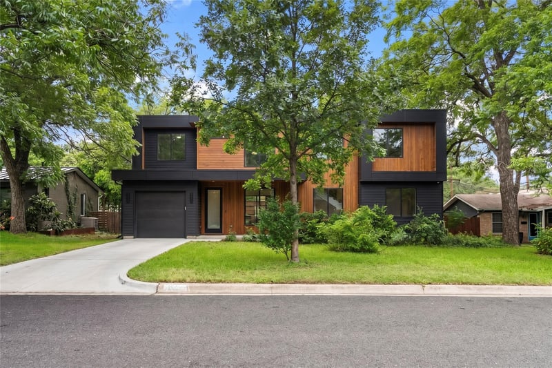Virtual tour of 1102 Southwood RD