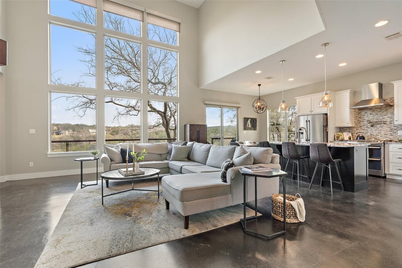 Virtual tour of 1103 Canyon Edge DR