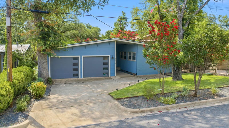 Virtual tour of 1103 Norwalk LN