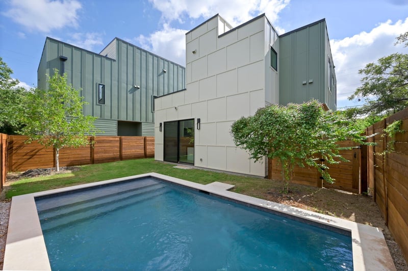 Virtual tour of 1104 1/2 Gunter St