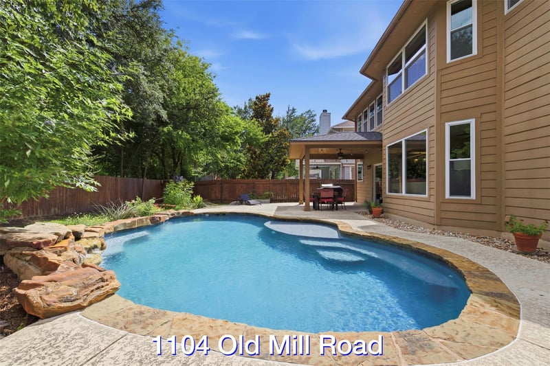 Virtual tour of 1104 Old Mill RD