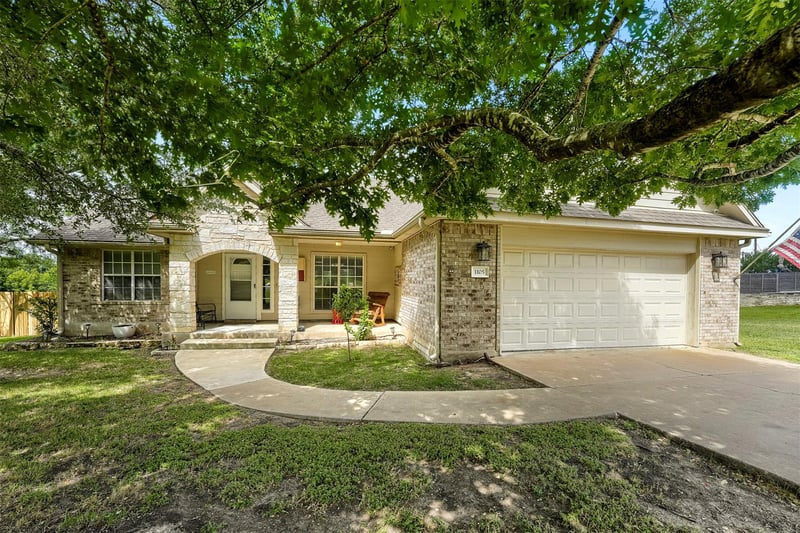 Virtual tour of 1105 2nd ST