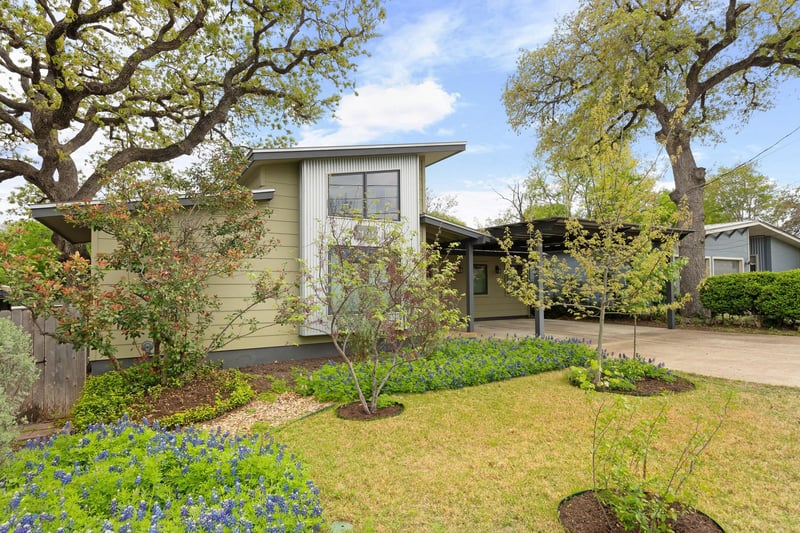 Virtual tour of 1105 Norwalk LN