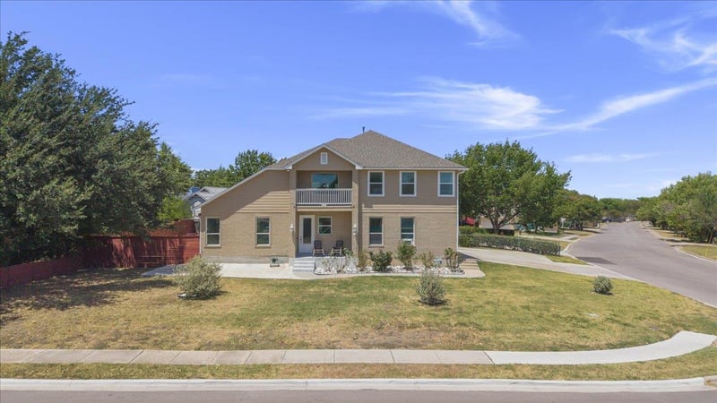 Virtual tour of 1106 Greenlawn Blvd