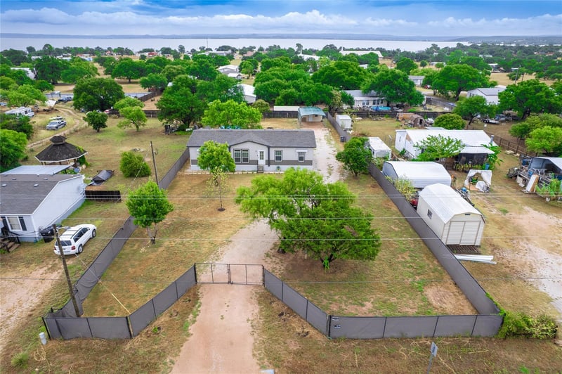 Virtual tour of 1106 Hi Line DR