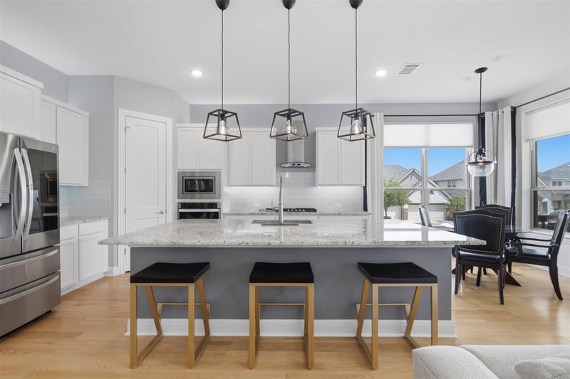 Virtual tour of 1106 Silent Oaks DR