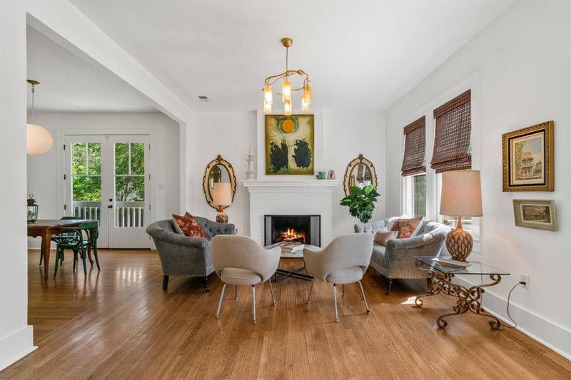 Virtual tour of 1106 Travis Heights BLVD