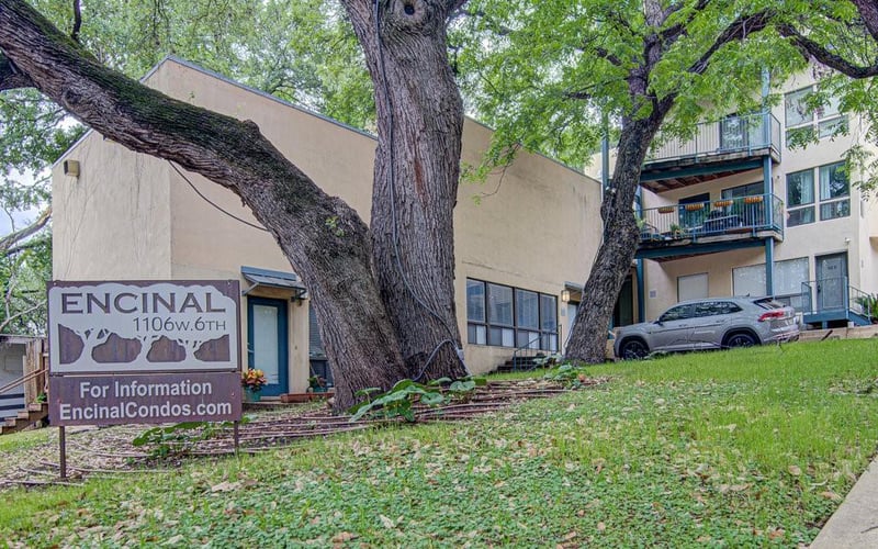 Virtual tour of 1106 W 6th ST Unit #103