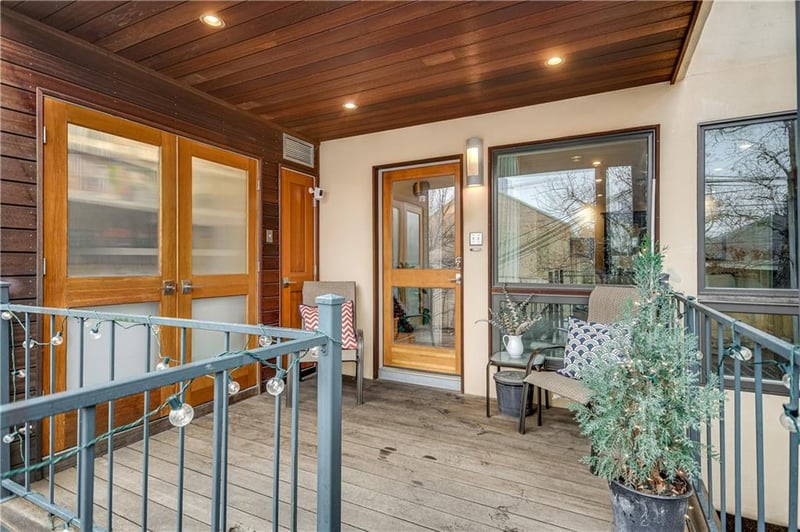 Virtual tour of 1106 W 6th ST Unit #207