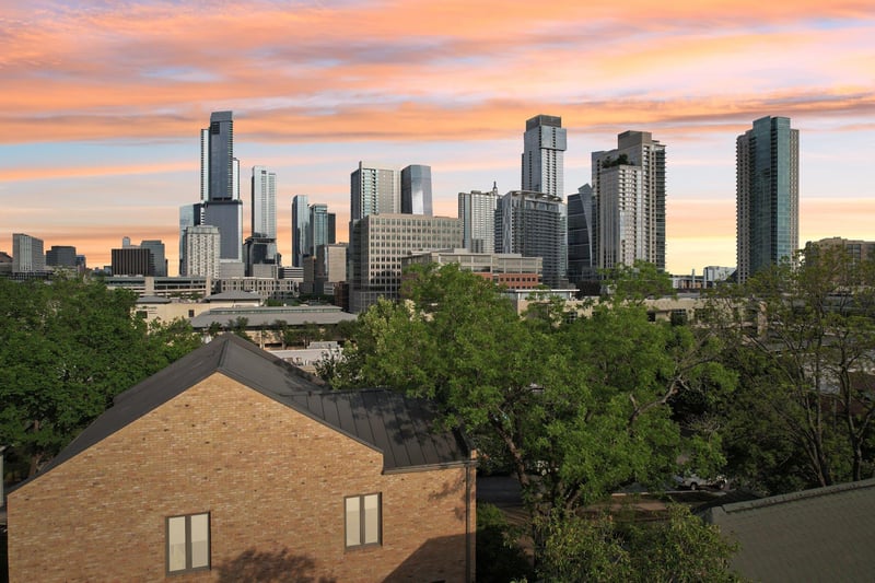 Virtual tour of 1106 W 6th St Unit #210