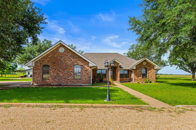 Virtual tour of 11077 County Road 440