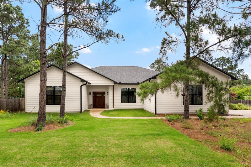 Virtual tour of 111 Green Grass LN