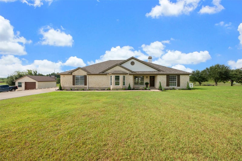 Virtual tour of 111 Lookout CIR