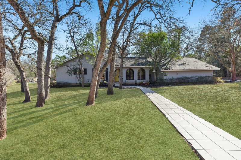 Virtual tour of 111 Post Oak Dr