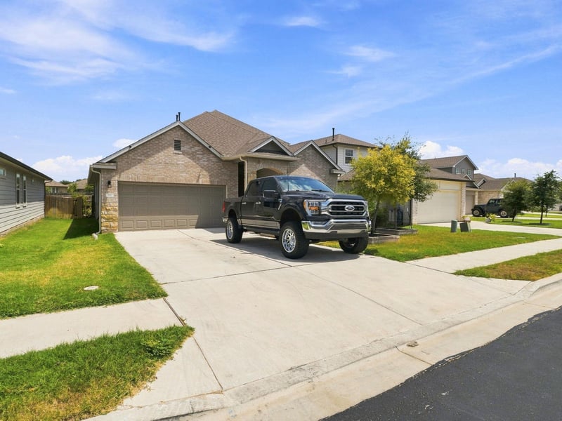 Virtual tour of 111 Rainmaker CV