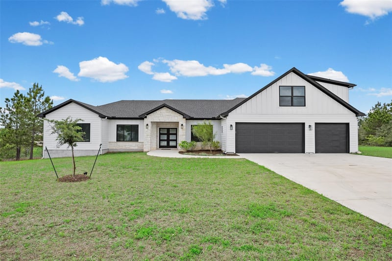 Virtual tour of 111 Tall Forest DR