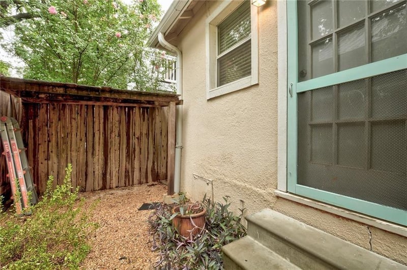 Virtual tour of 1110 W 22nd ST Unit #13