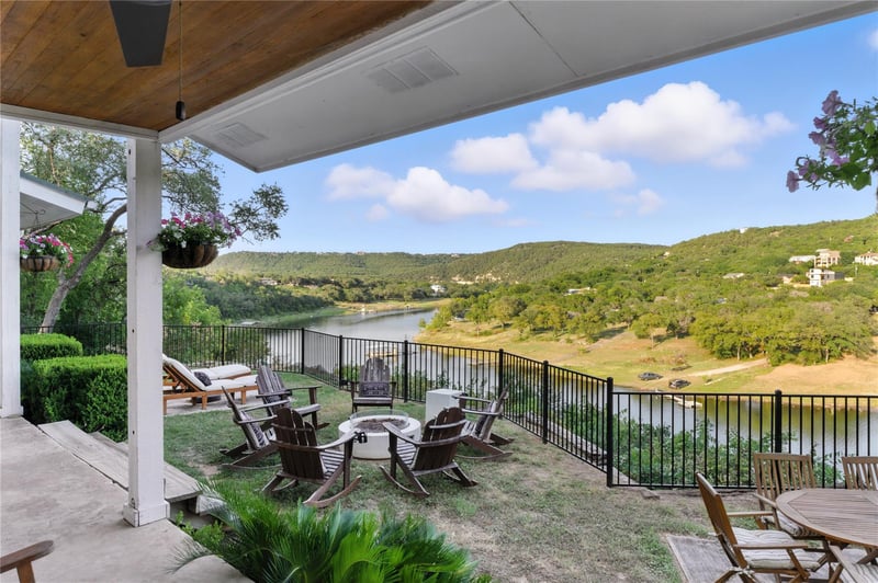 Virtual tour of 11103 Lakeside DR