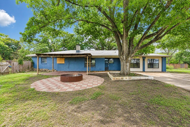 Virtual tour of 1111 Silent Valley RD