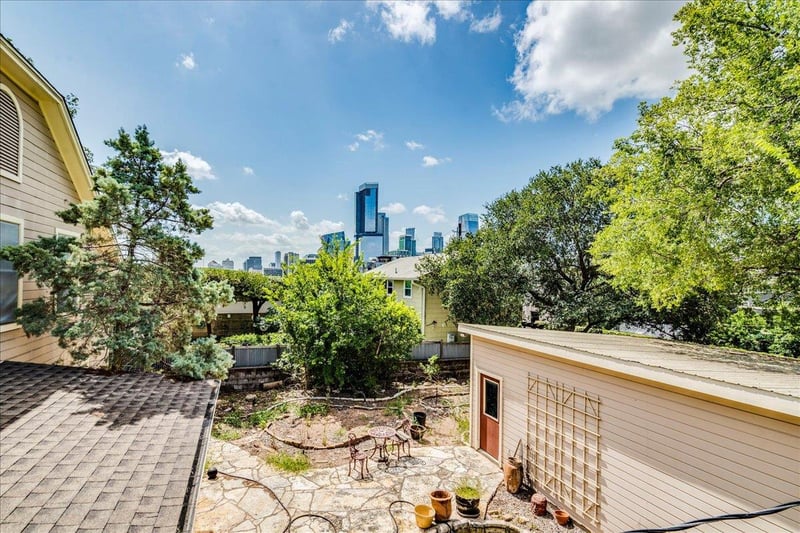 Virtual tour of 1111 W 10th ST Unit #104