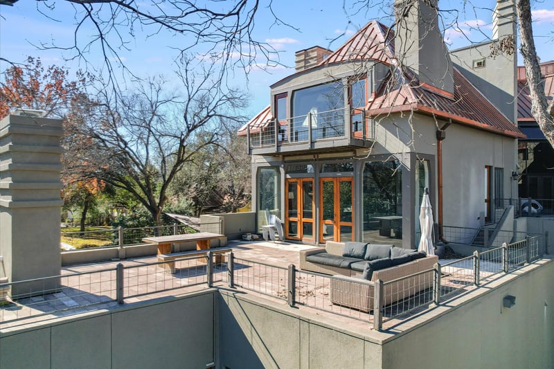 Virtual tour of 1111 W 12th ST Unit #118