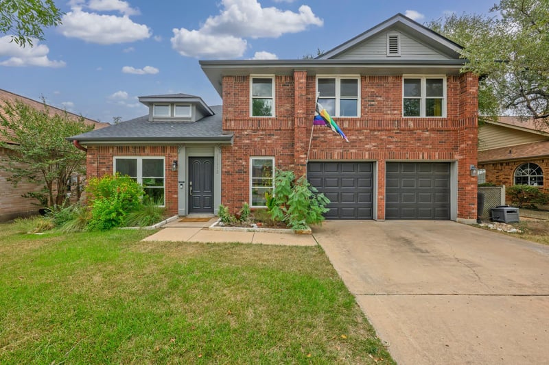Virtual tour of 11112 Whiskey River Dr