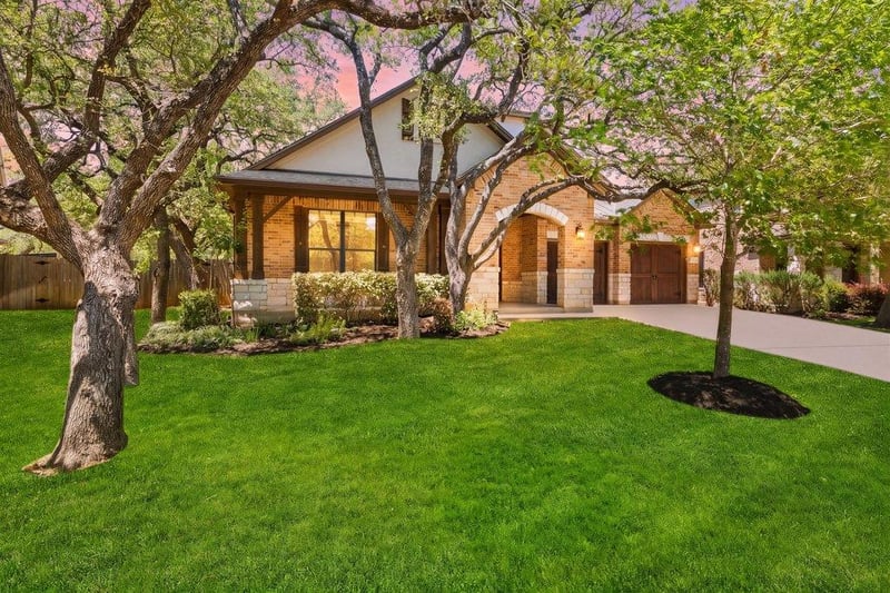 Virtual tour of 11129 Bastogne LOOP