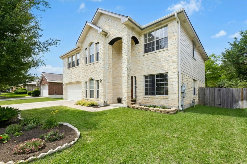Virtual tour of 1113 Red Ranch Cir