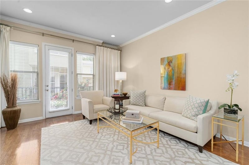 Virtual tour of 1115 Kinney Ave Unit #14