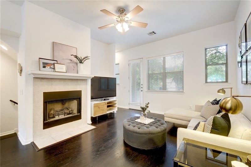 Virtual tour of 1115 Kinney Ave Unit #4