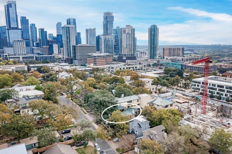 Virtual tour of 1115 W 7th ST Unit #106