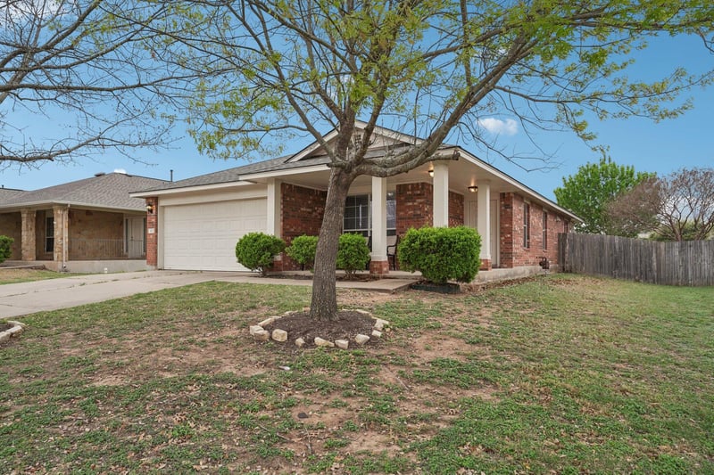 Virtual tour of 1115 Whitley DR