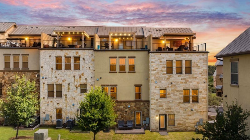 Virtual tour of 1116 Highknoll LN