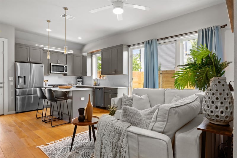 Virtual tour of 1116 Stobaugh ST Unit #B