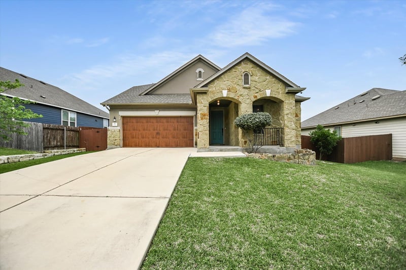 Virtual tour of 112 Pauline CV