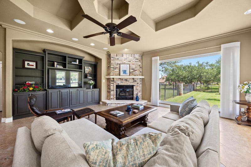 Virtual tour of 112 Shady Elm