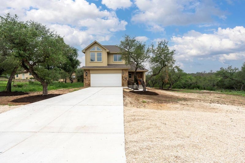 Virtual tour of 112 Twin Creek CIR