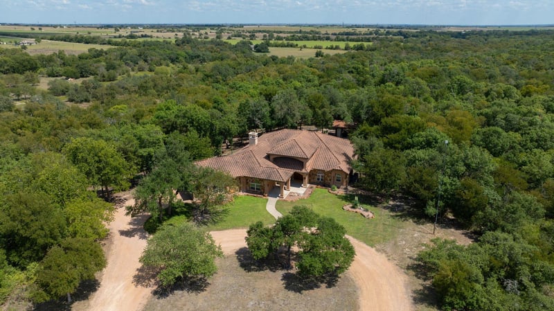 Virtual tour of 1120 Redbird Rd