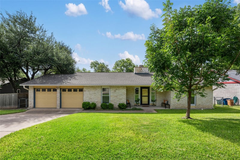 Virtual tour of 11201 Brushy Glen DR