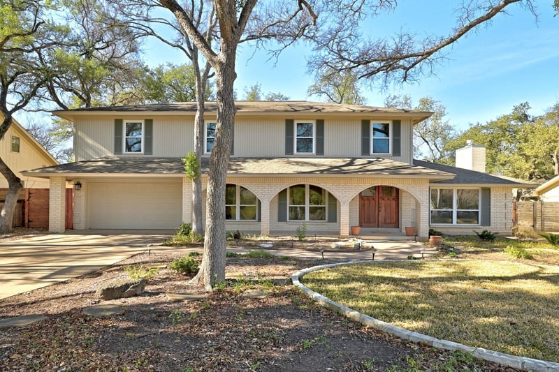 Virtual tour of 11204 Deadoak LN