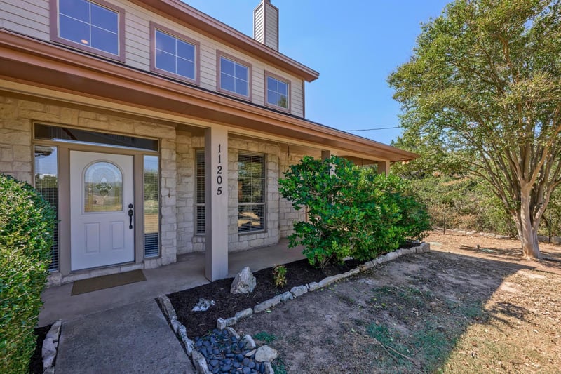 Virtual tour of 11205 Oak Branch DR