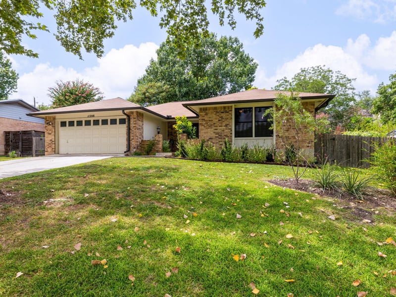 Virtual tour of 11208 Bluff Canyon Dr