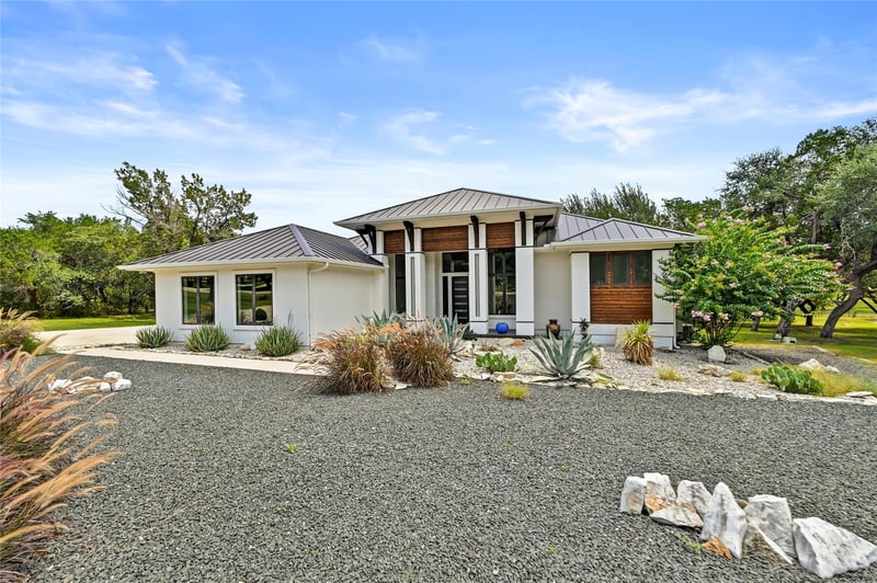 Virtual tour of 1121 Covered Bridge DR