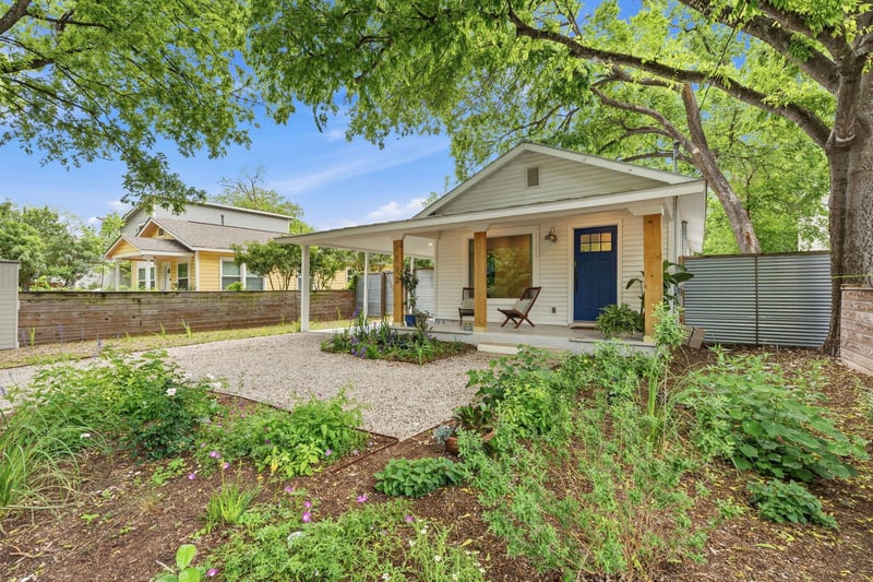 Virtual tour of 1122 Gunter St