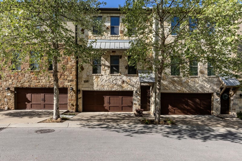 Virtual tour of 1125 Highknoll LN