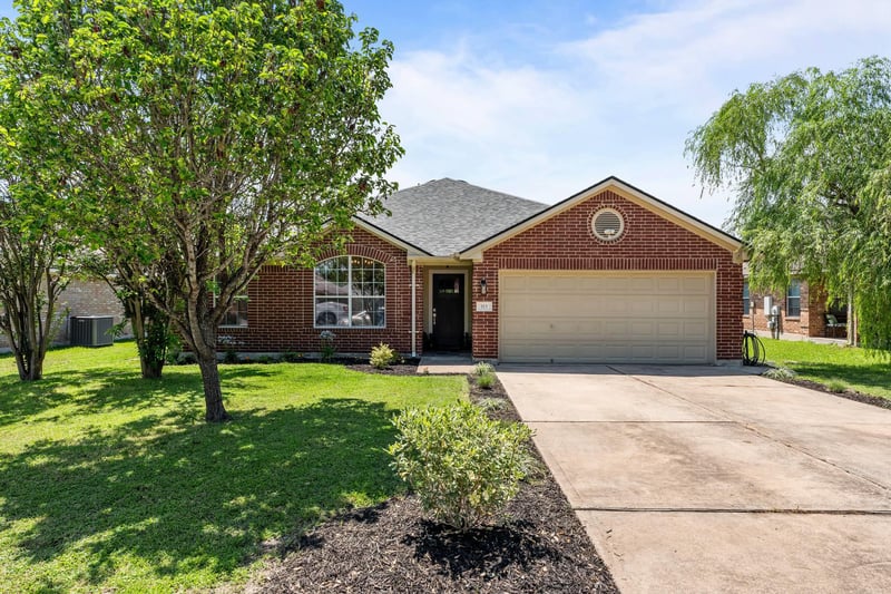 Virtual tour of 113 Hanstrom DR