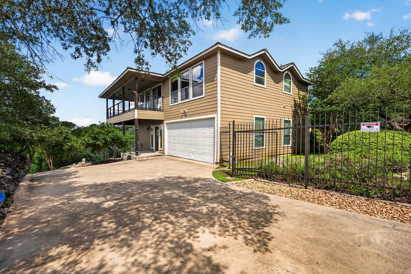 Virtual tour of 1130 Canyon Springs DR